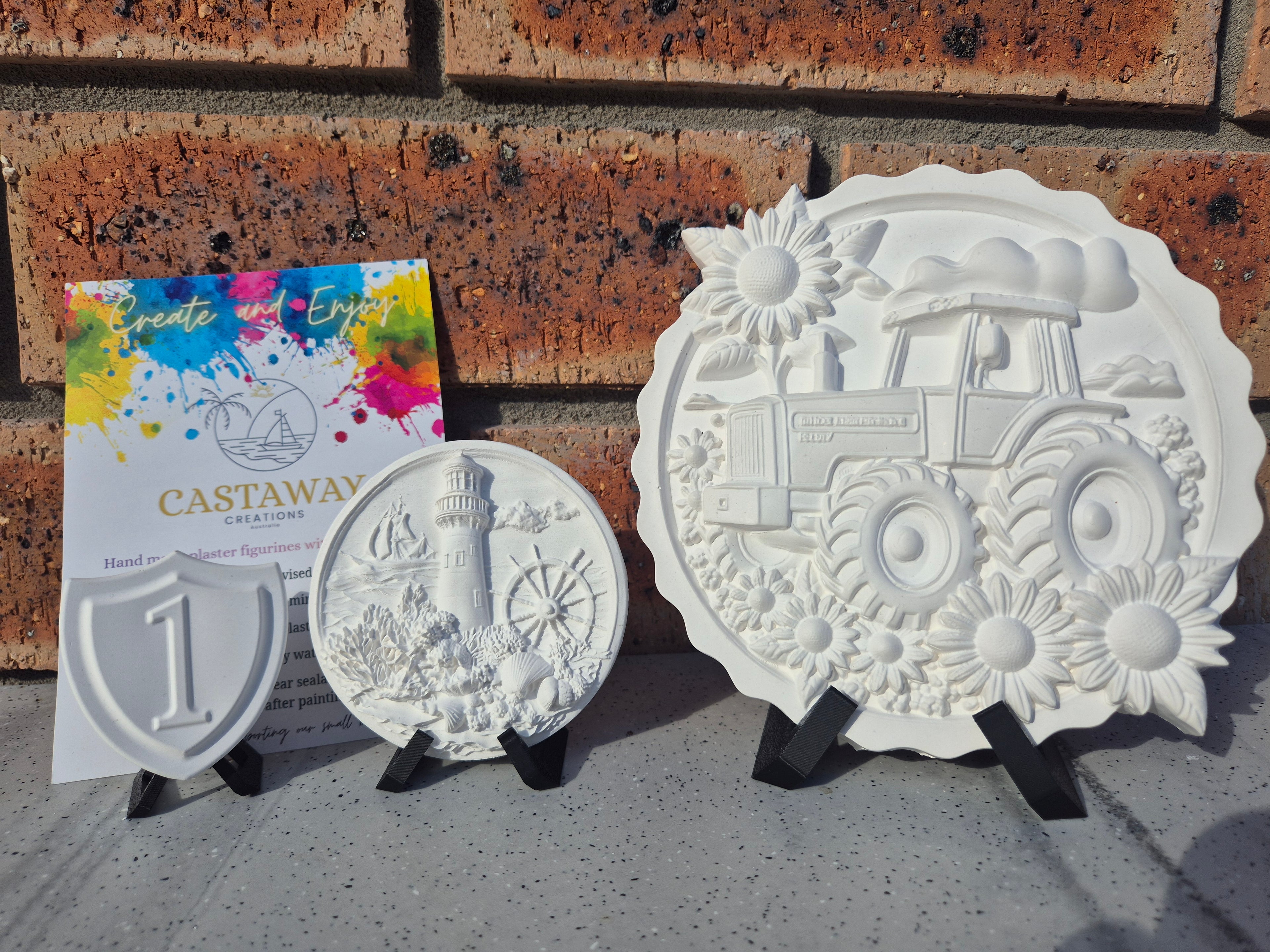 Plaque/Figurine Stands